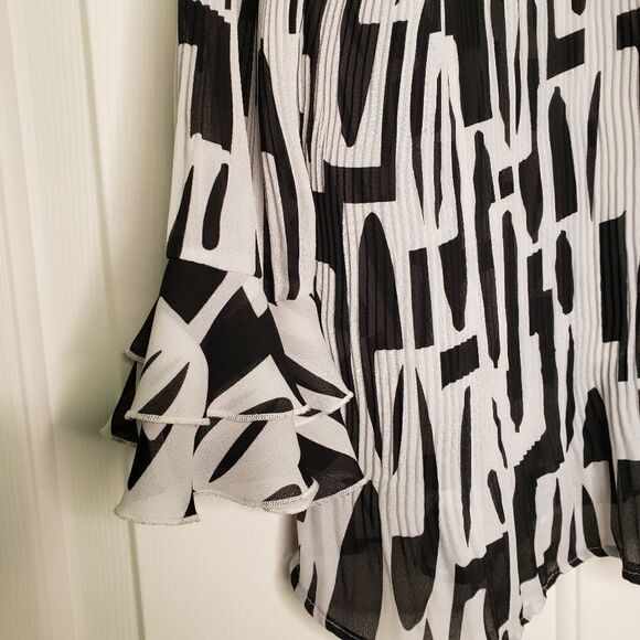 Essentials by Milano Blouse - Picture 3 of 6